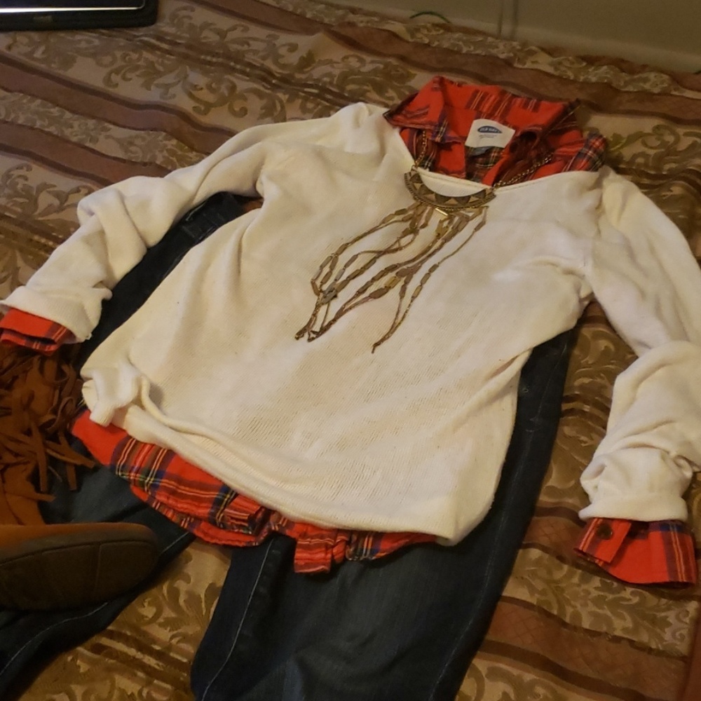 Clothes - Picture 2 of 3